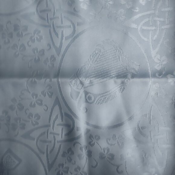 WHITE Embossed Cloth Napkins Set of 4 - Picture 3 of 8